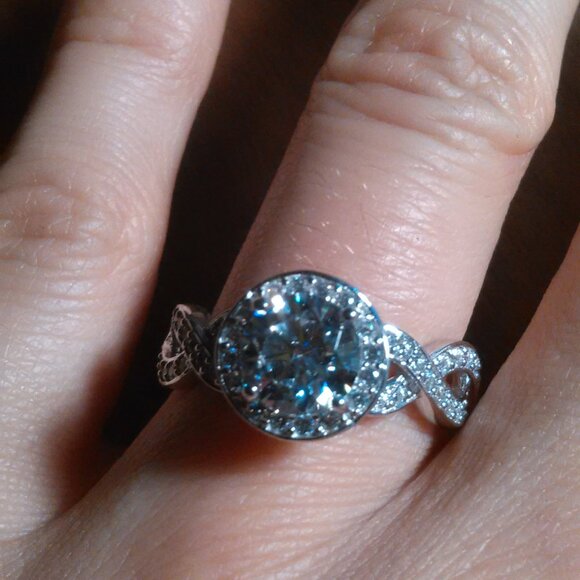 White Cubic Zirconia Sterling Silver Ring (Size 8) - Picture 1 of 14
